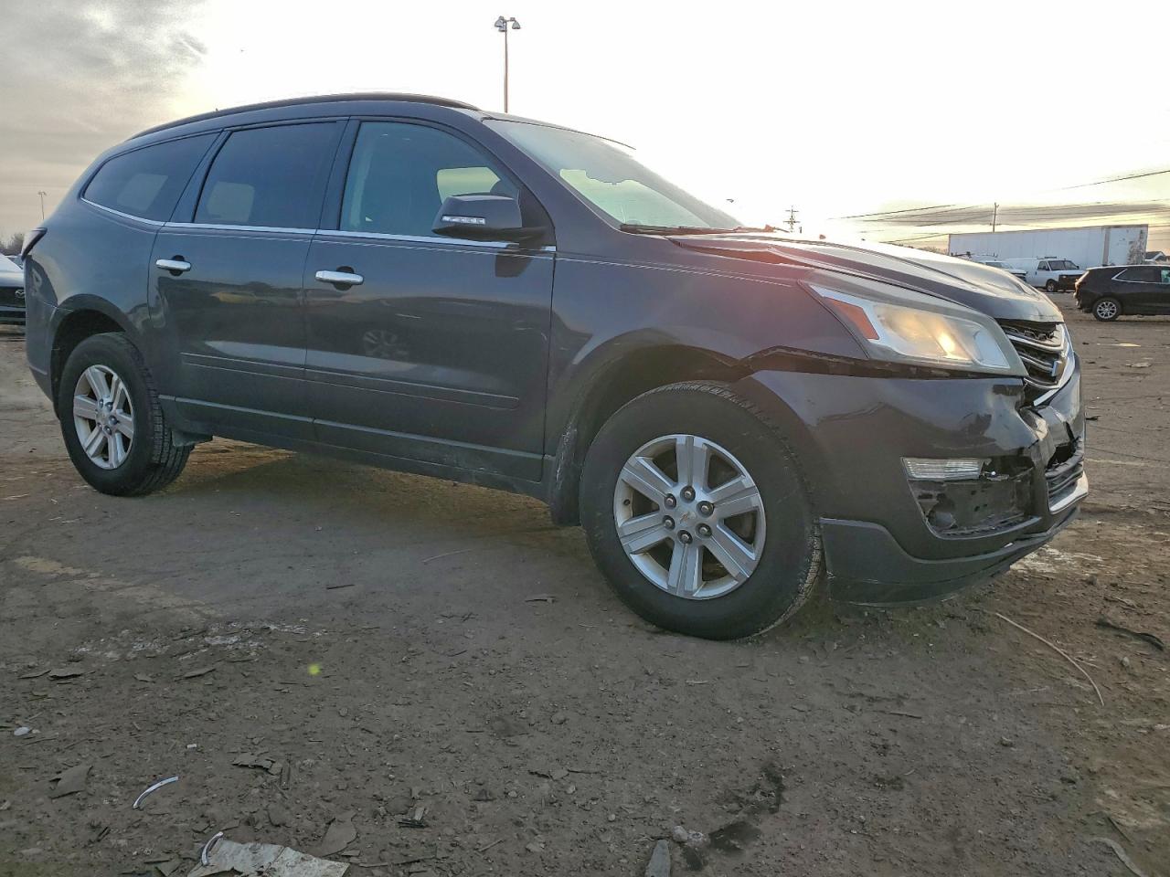 2014 CHEVROLET TRAVERSE LT photo 4