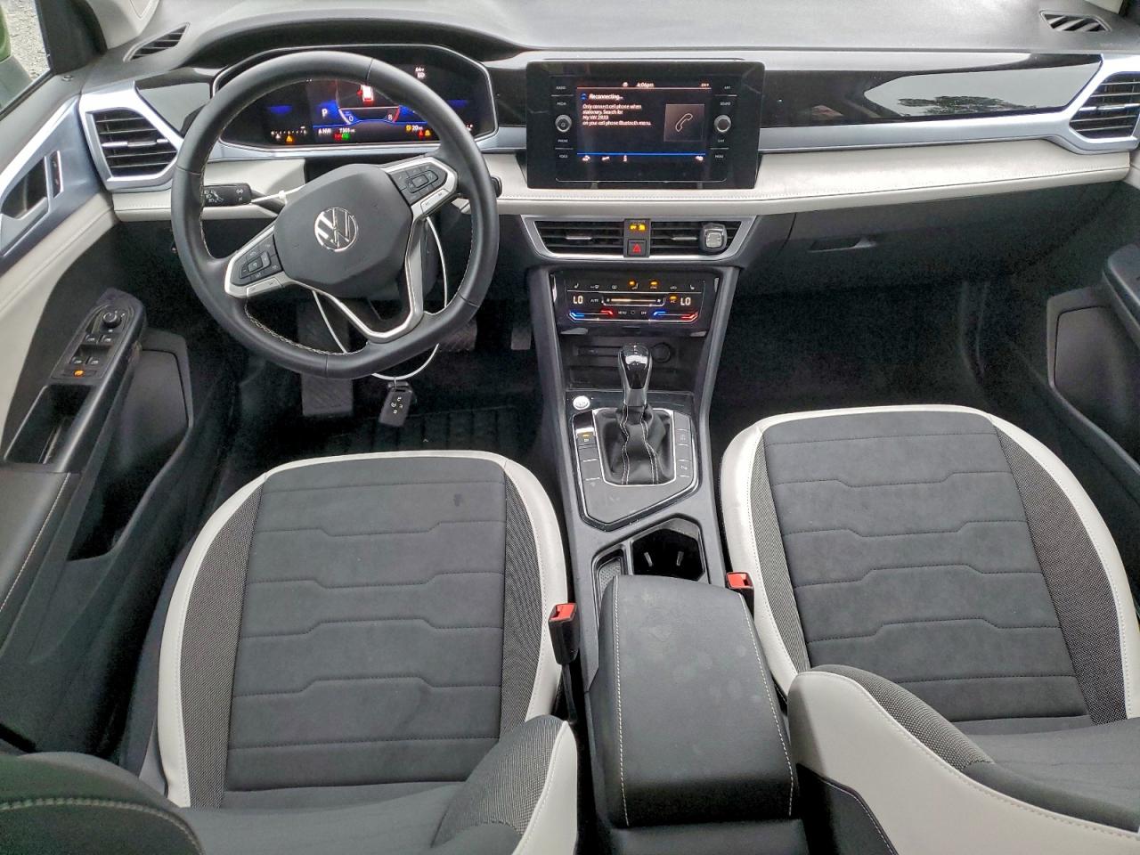 2025 VOLKSWAGEN TAOS SE photo 8