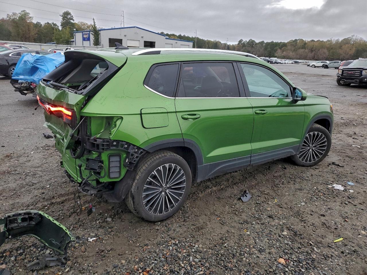 2025 VOLKSWAGEN TAOS SE photo 3