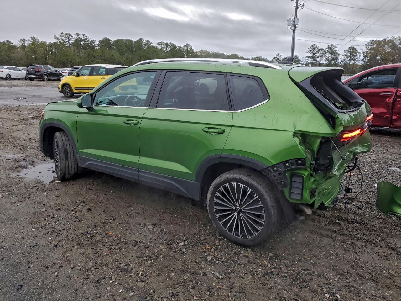 2025 VOLKSWAGEN TAOS SE photo 2