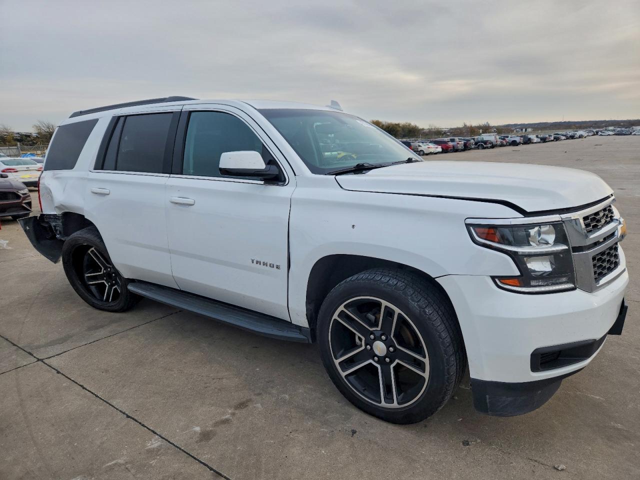 2017 CHEVROLET TAHOE C1500 LS photo 4