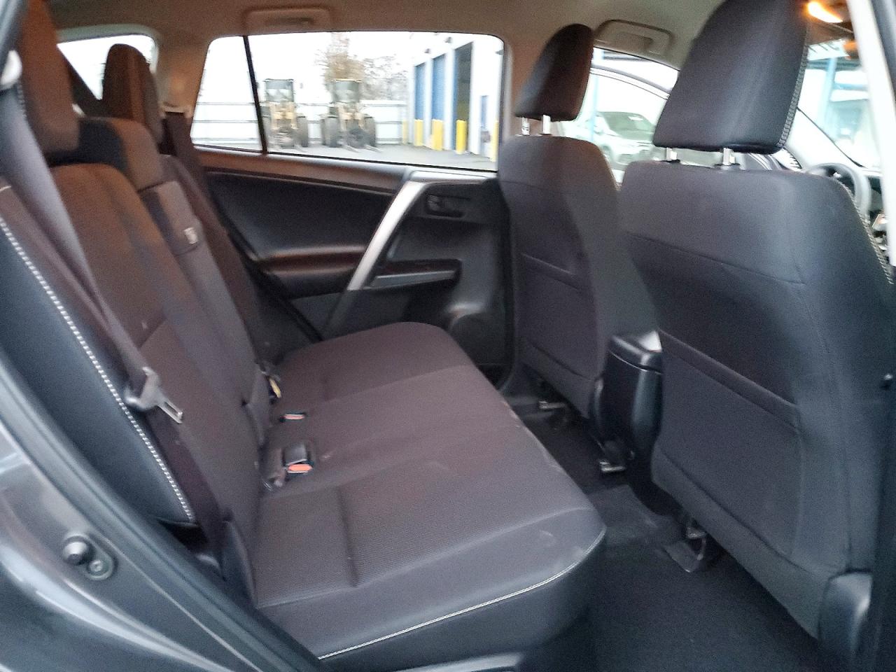 2018 TOYOTA RAV4 HV LE photo 11
