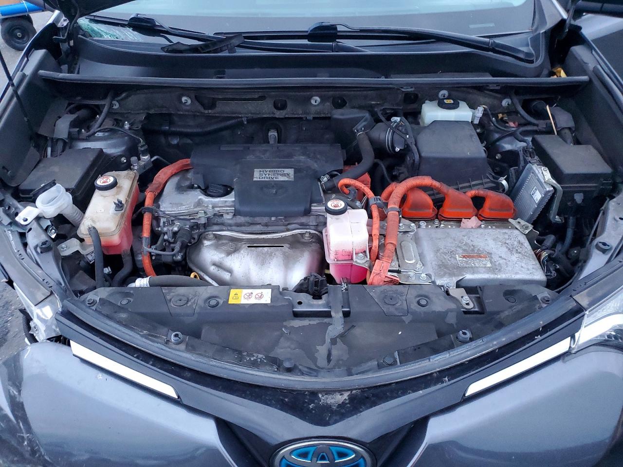 2018 TOYOTA RAV4 HV LE photo 12