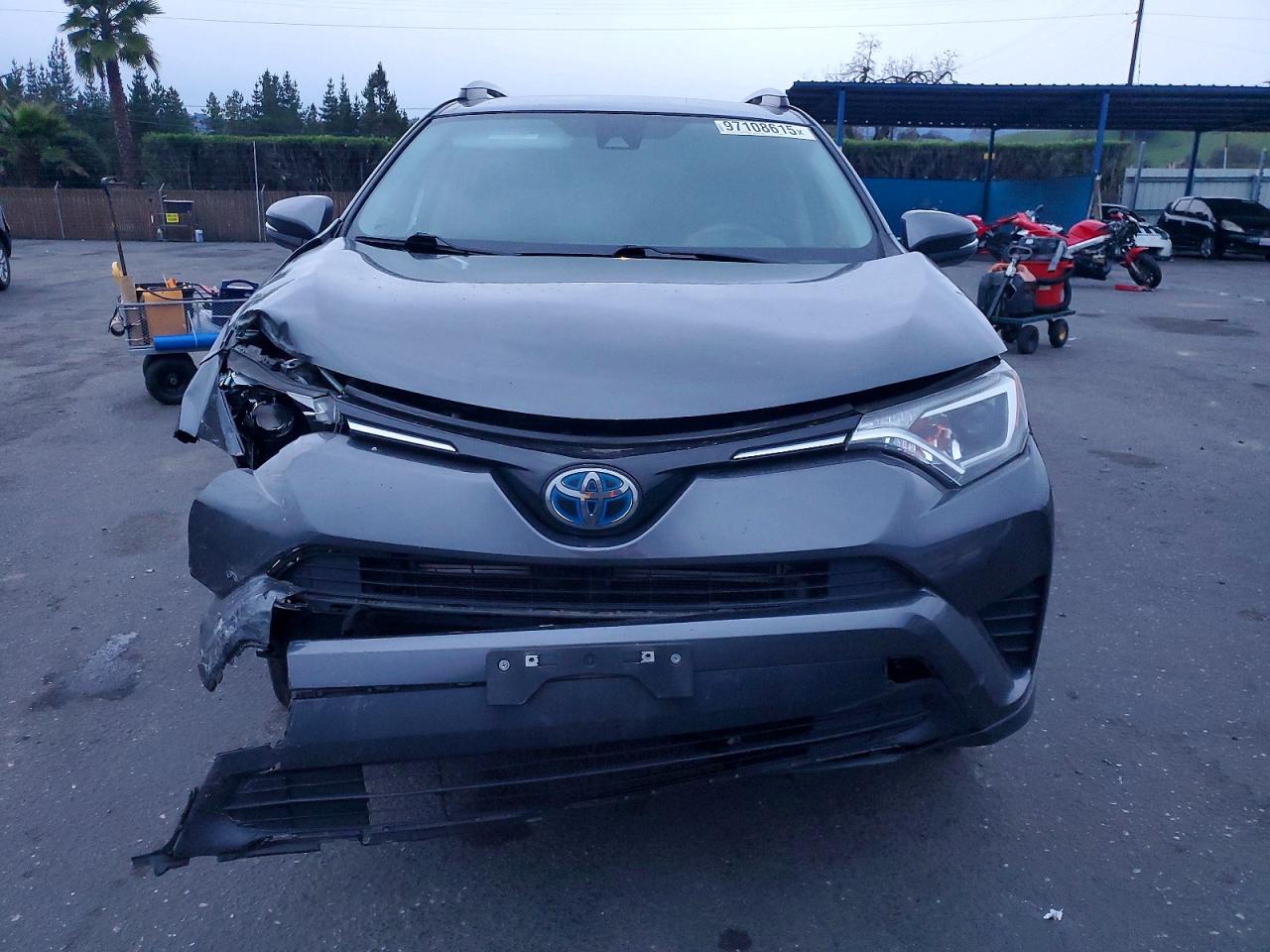 2018 TOYOTA RAV4 HV LE photo 5