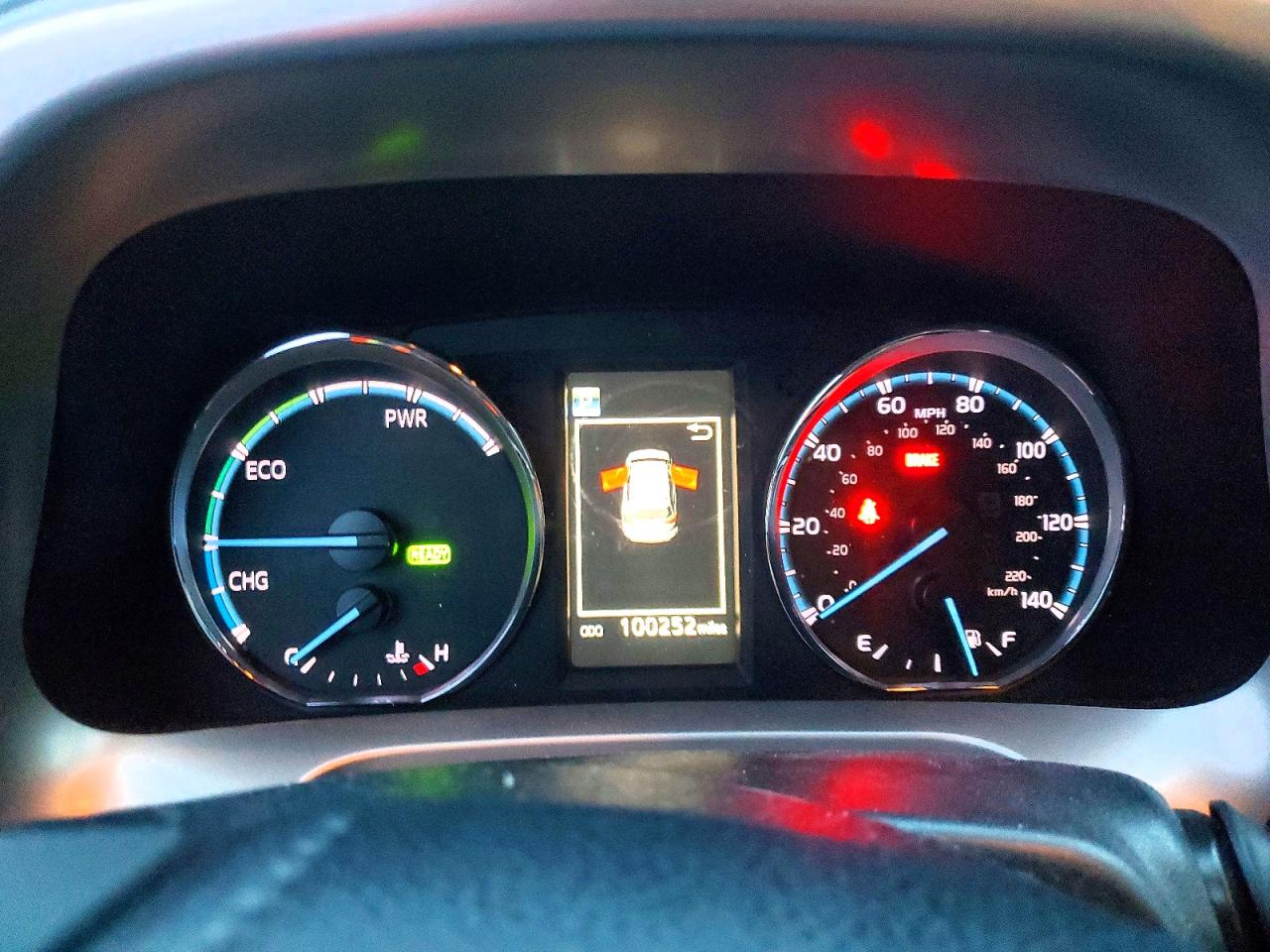 2018 TOYOTA RAV4 HV LE photo 9