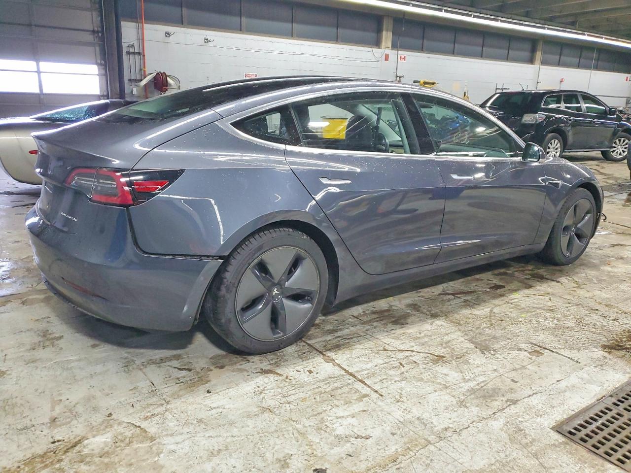 2018 TESLA MODEL 3 photo 5