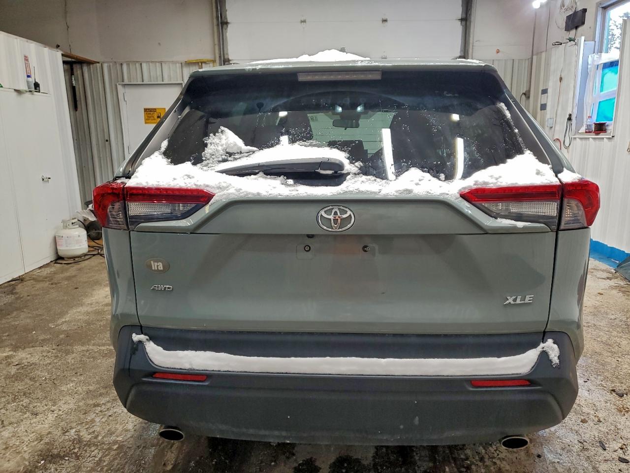 2022 TOYOTA RAV4 XLE photo 6