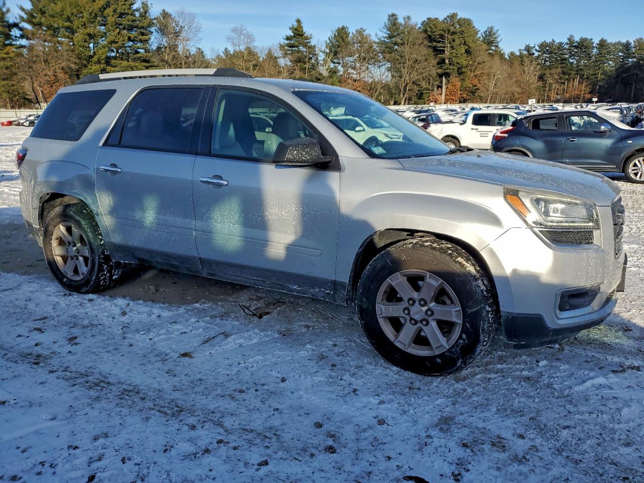 2016 GMC ACADIA SLE photo 4
