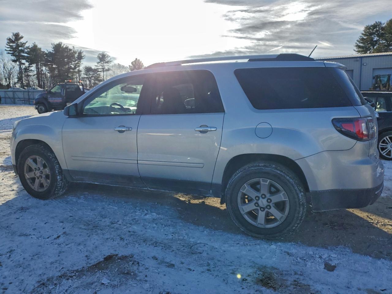 2016 GMC ACADIA SLE photo 2