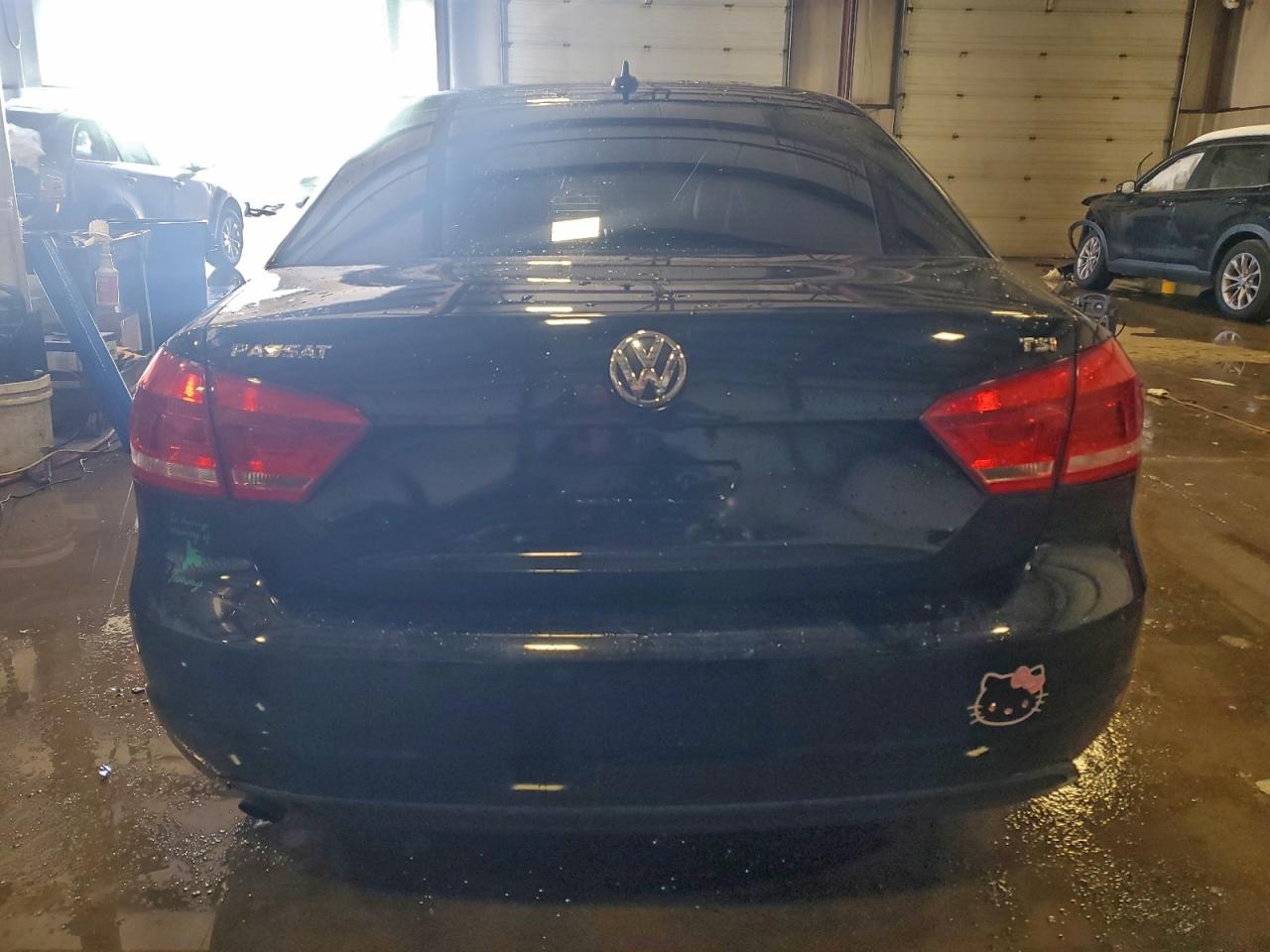 2015 VOLKSWAGEN PASSAT S photo 6