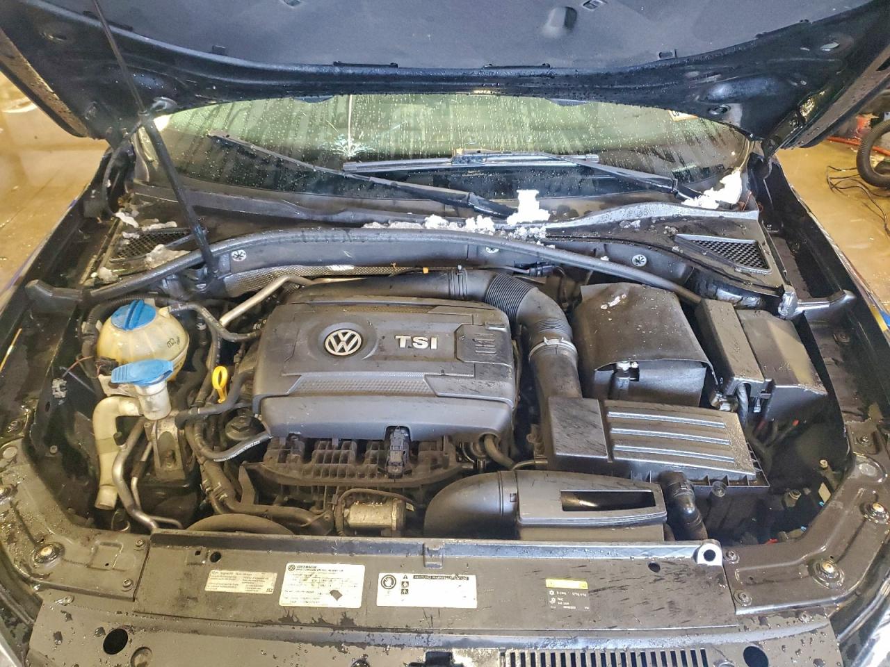 2015 VOLKSWAGEN PASSAT S photo 11