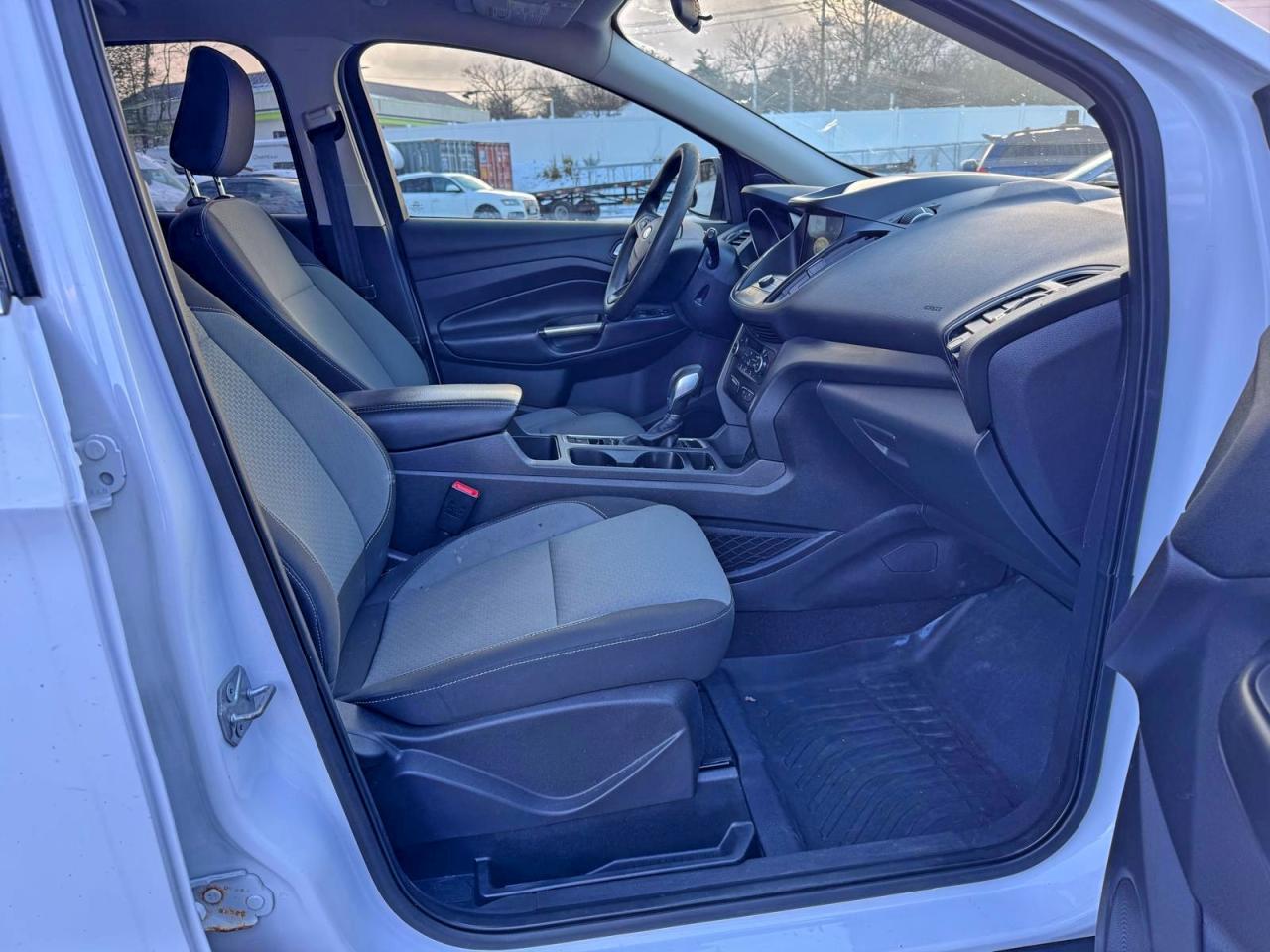 2019 FORD ESCAPE SE photo 17
