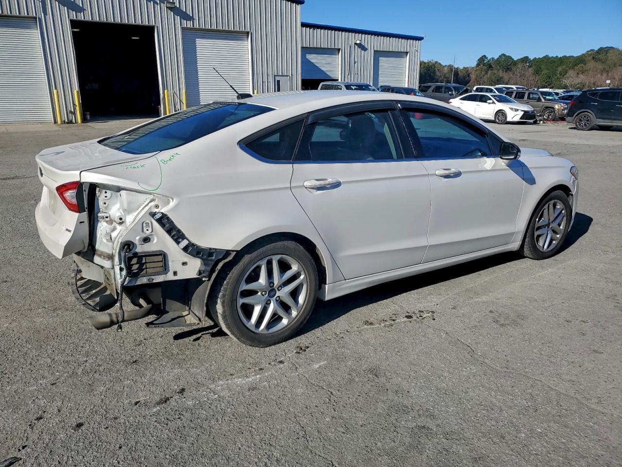 2013 FORD FUSION SE photo 3