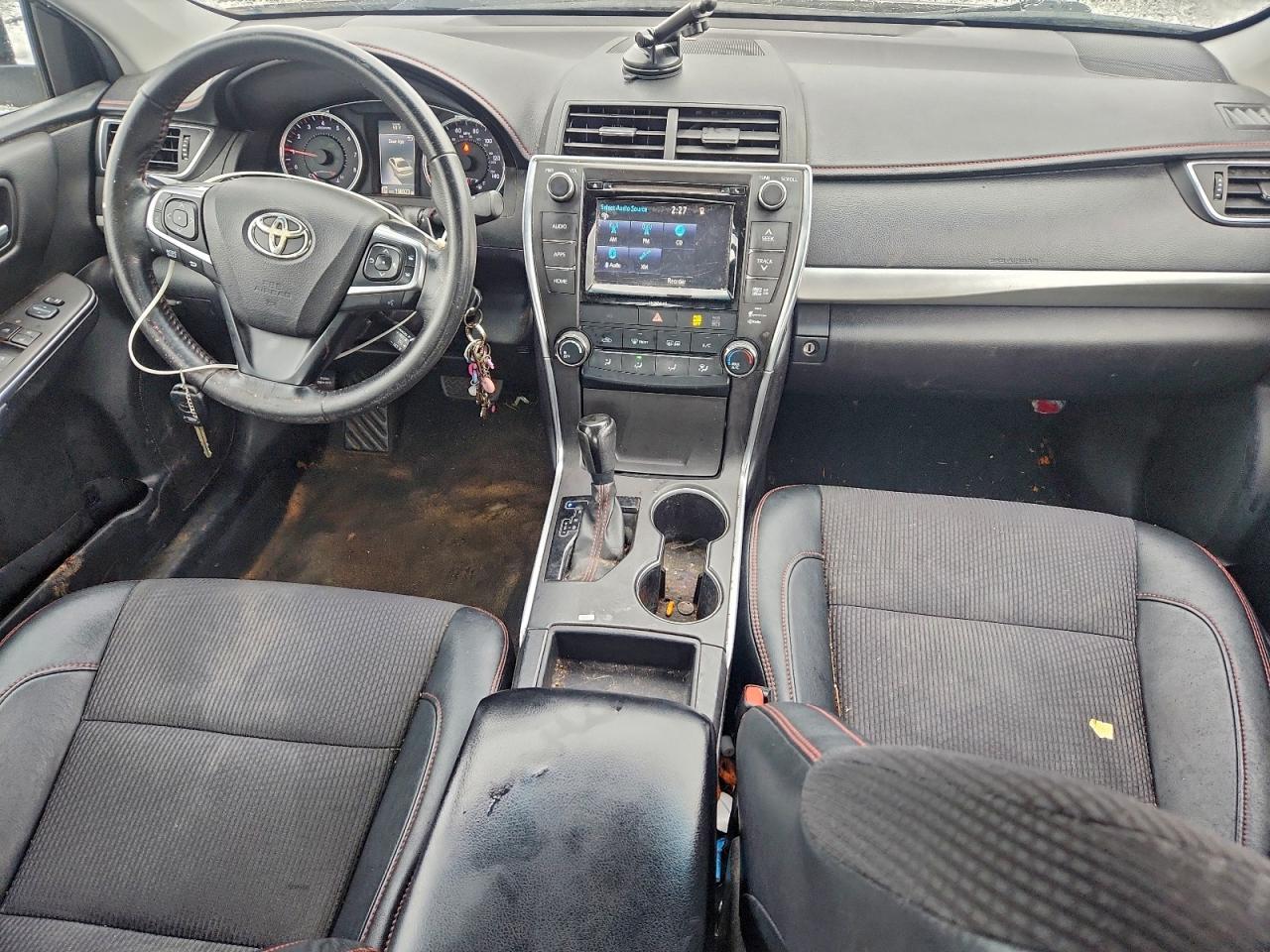 2017 TOYOTA CAMRY LE photo 8