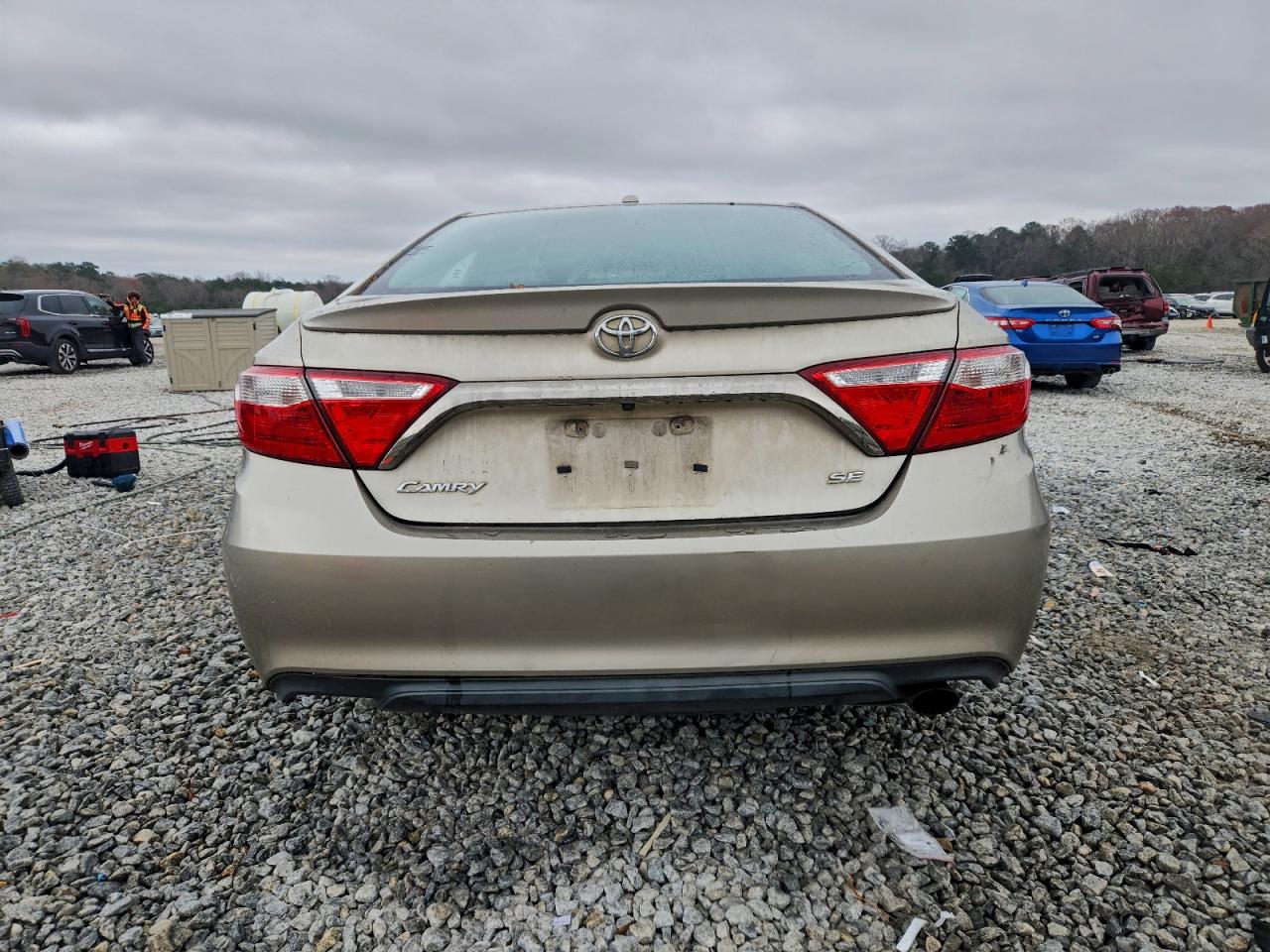 2017 TOYOTA CAMRY LE photo 6