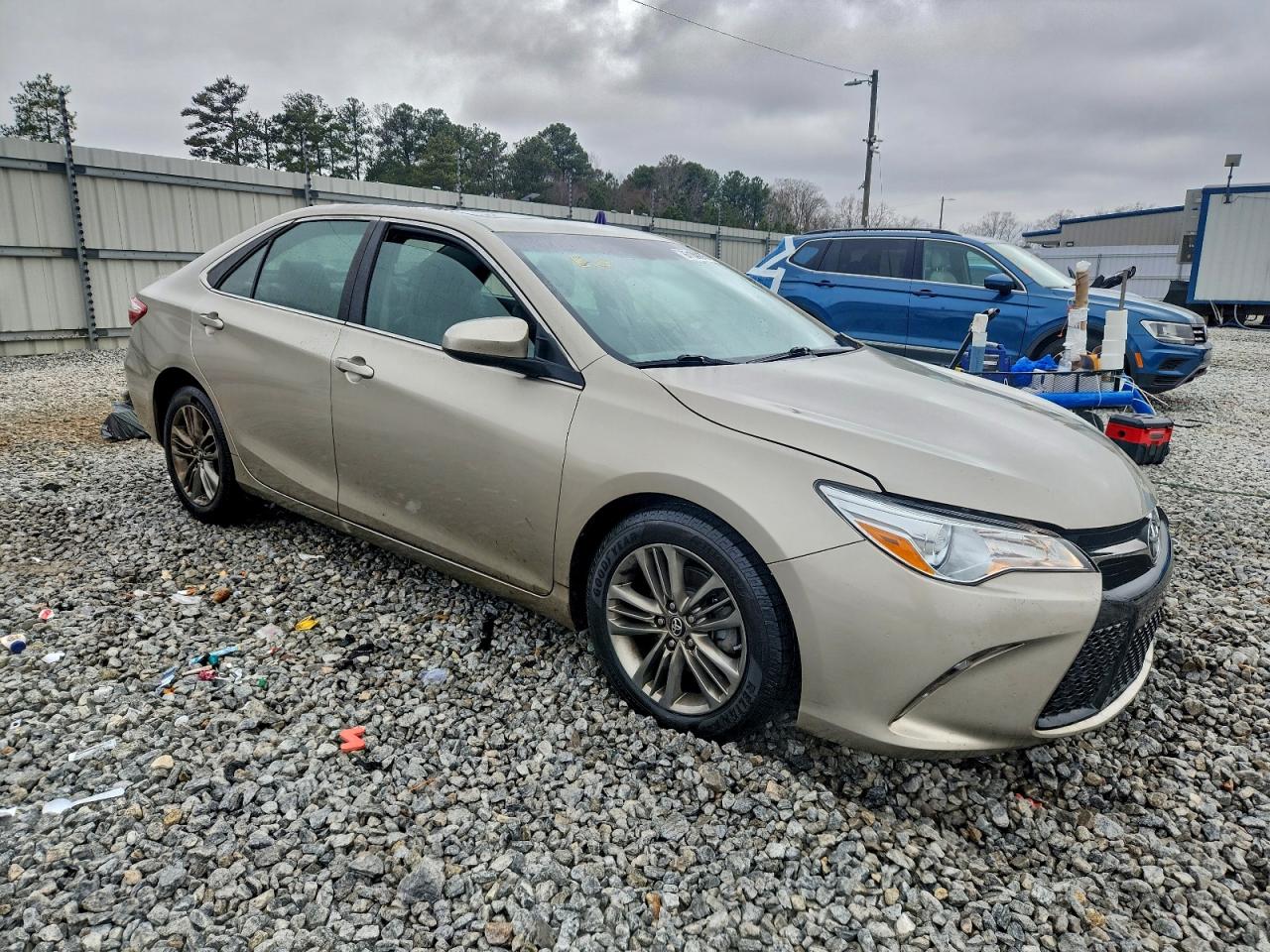 2017 TOYOTA CAMRY LE photo 4