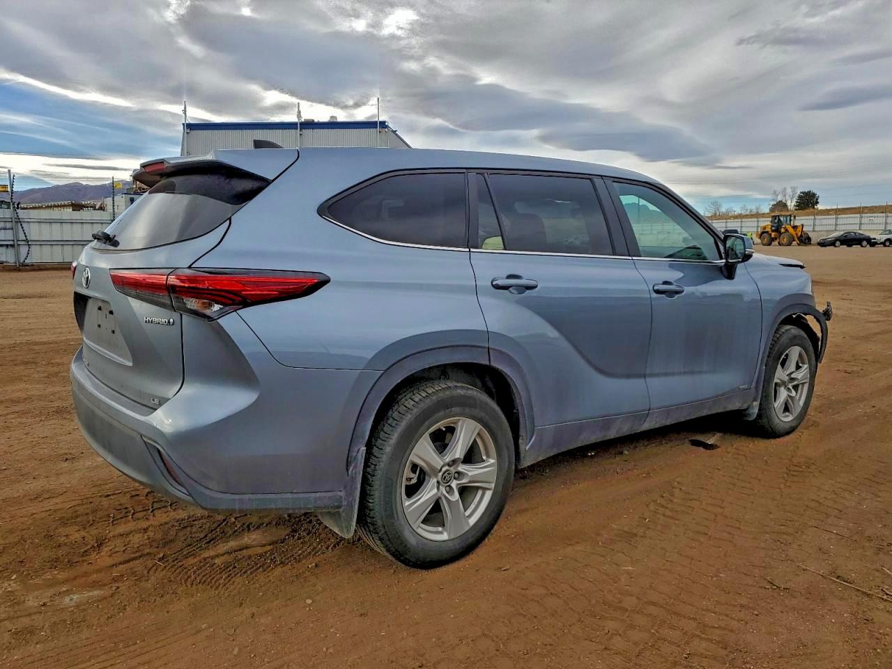 2023 TOYOTA HIGHLANDER HYBRID LE photo 5