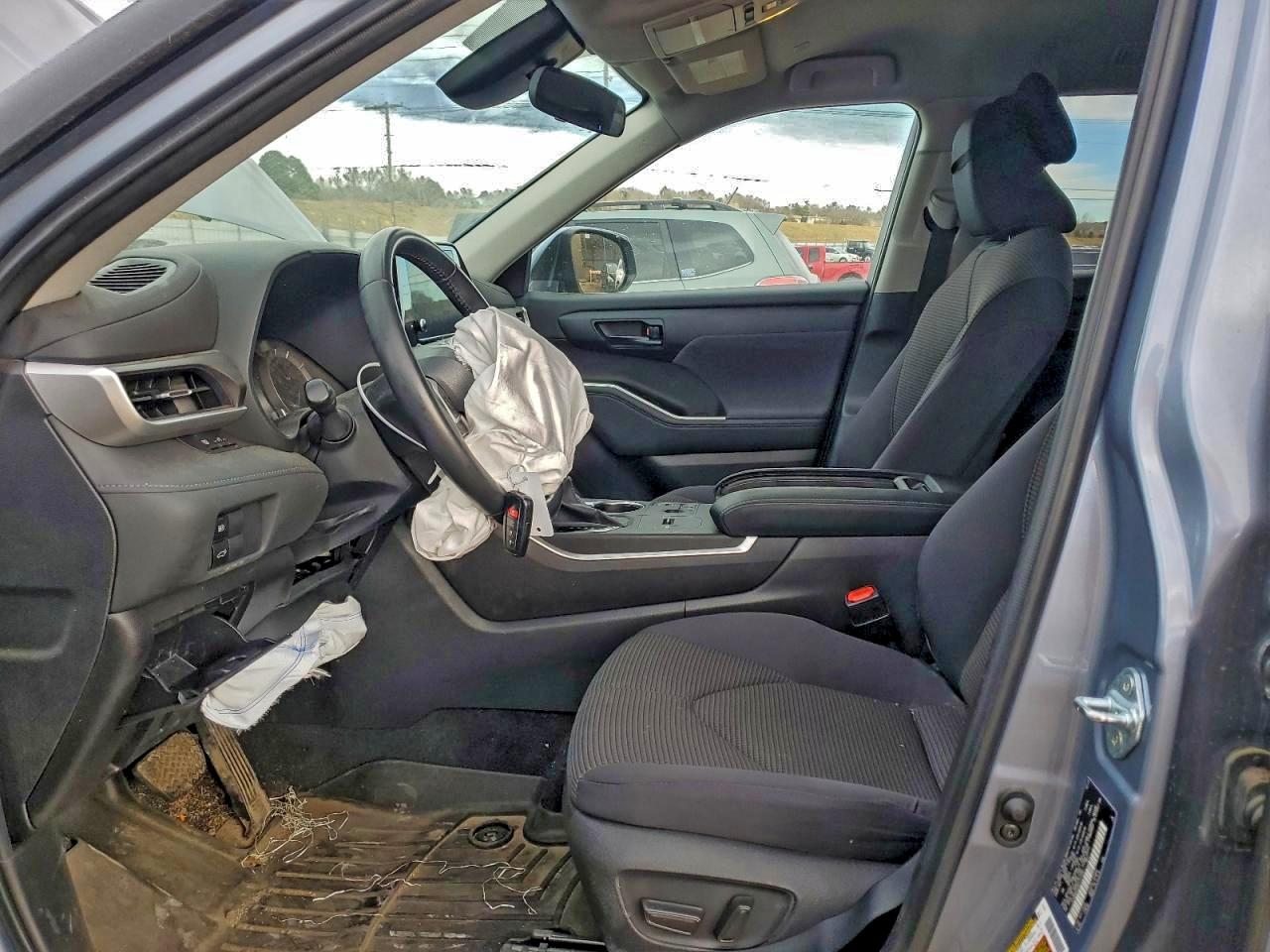 2023 TOYOTA HIGHLANDER HYBRID LE photo 13