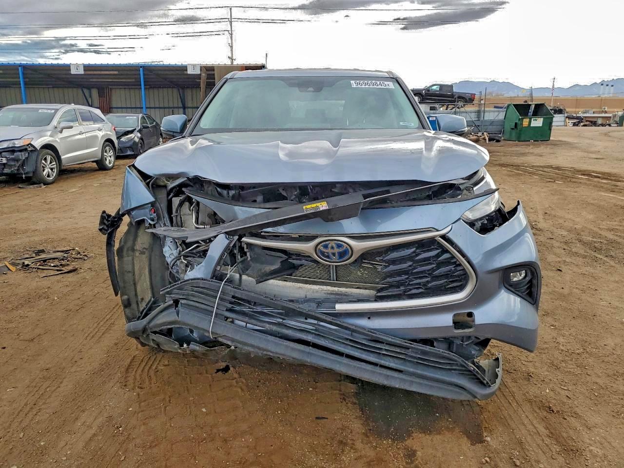 2023 TOYOTA HIGHLANDER HYBRID LE photo 9