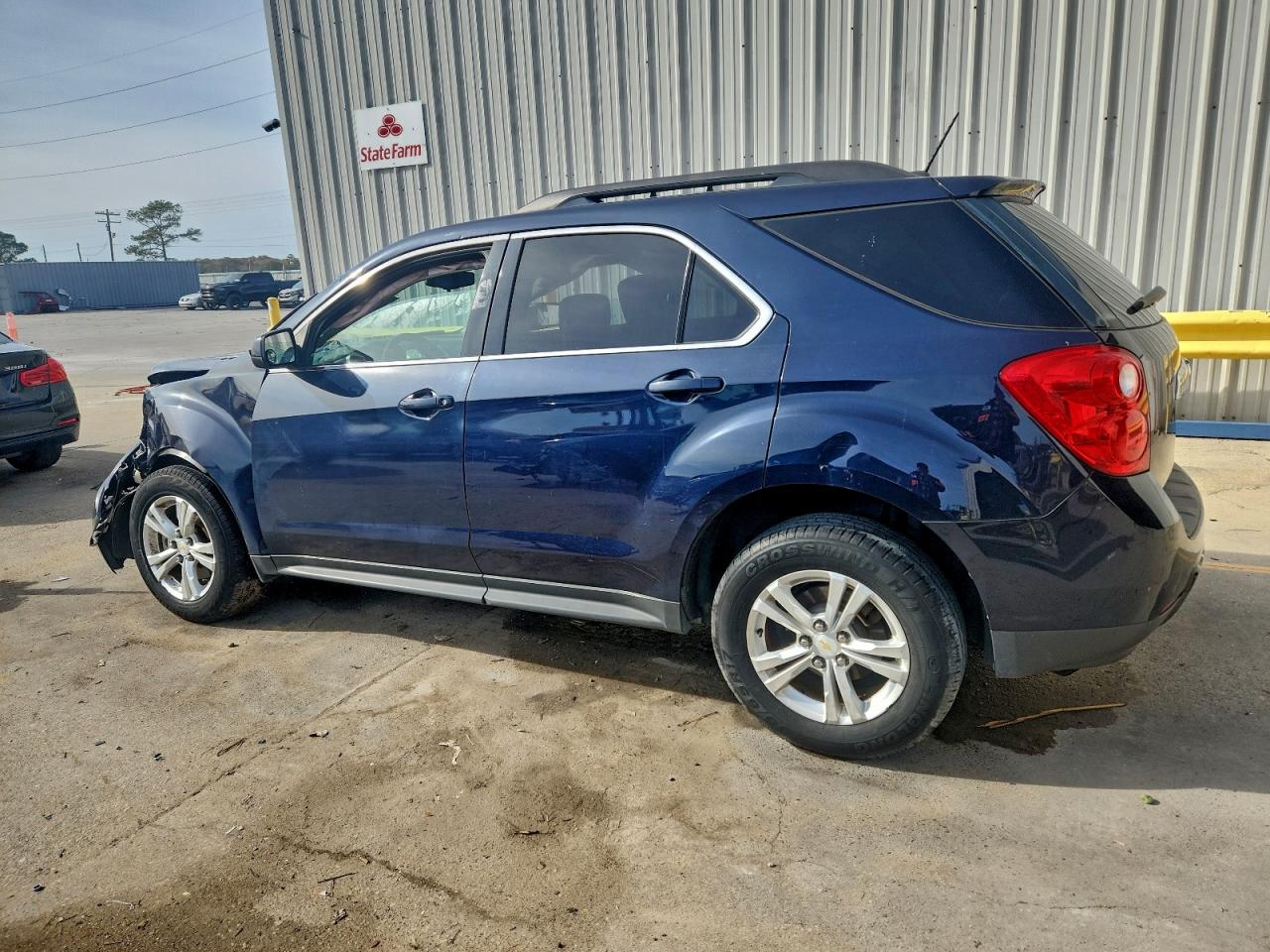 2015 CHEVROLET EQUINOX LT photo 2