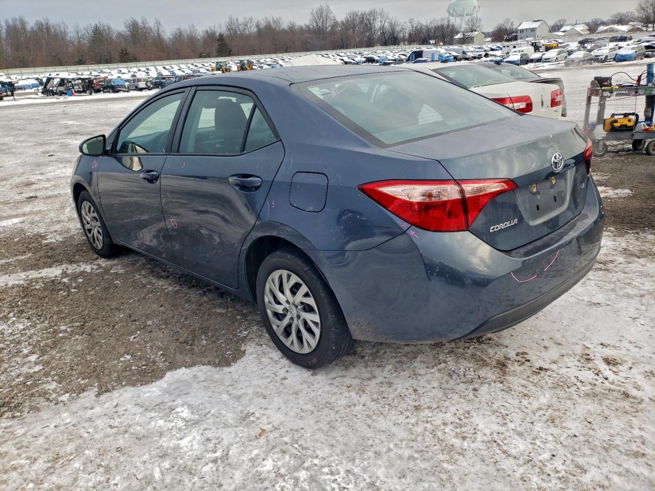 2019 TOYOTA COROLLA L photo 2