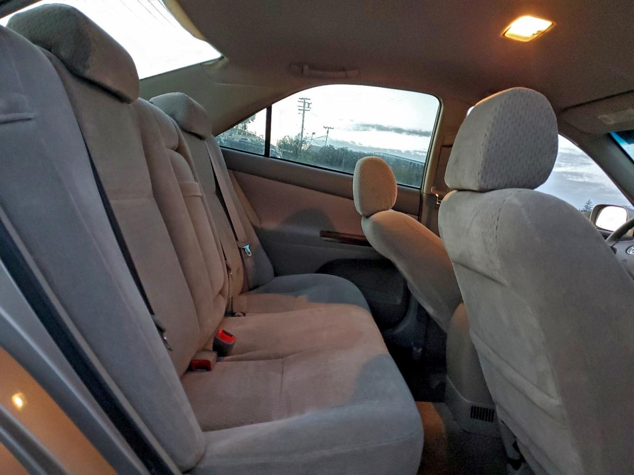 2002 TOYOTA CAMRY LE photo 19
