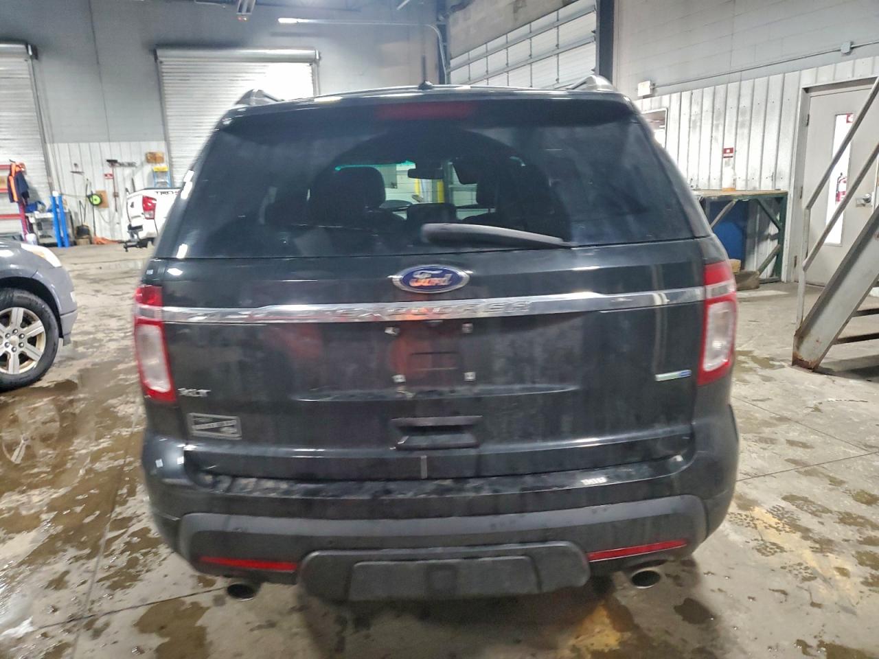 2015 FORD EXPLORER XLT photo 11