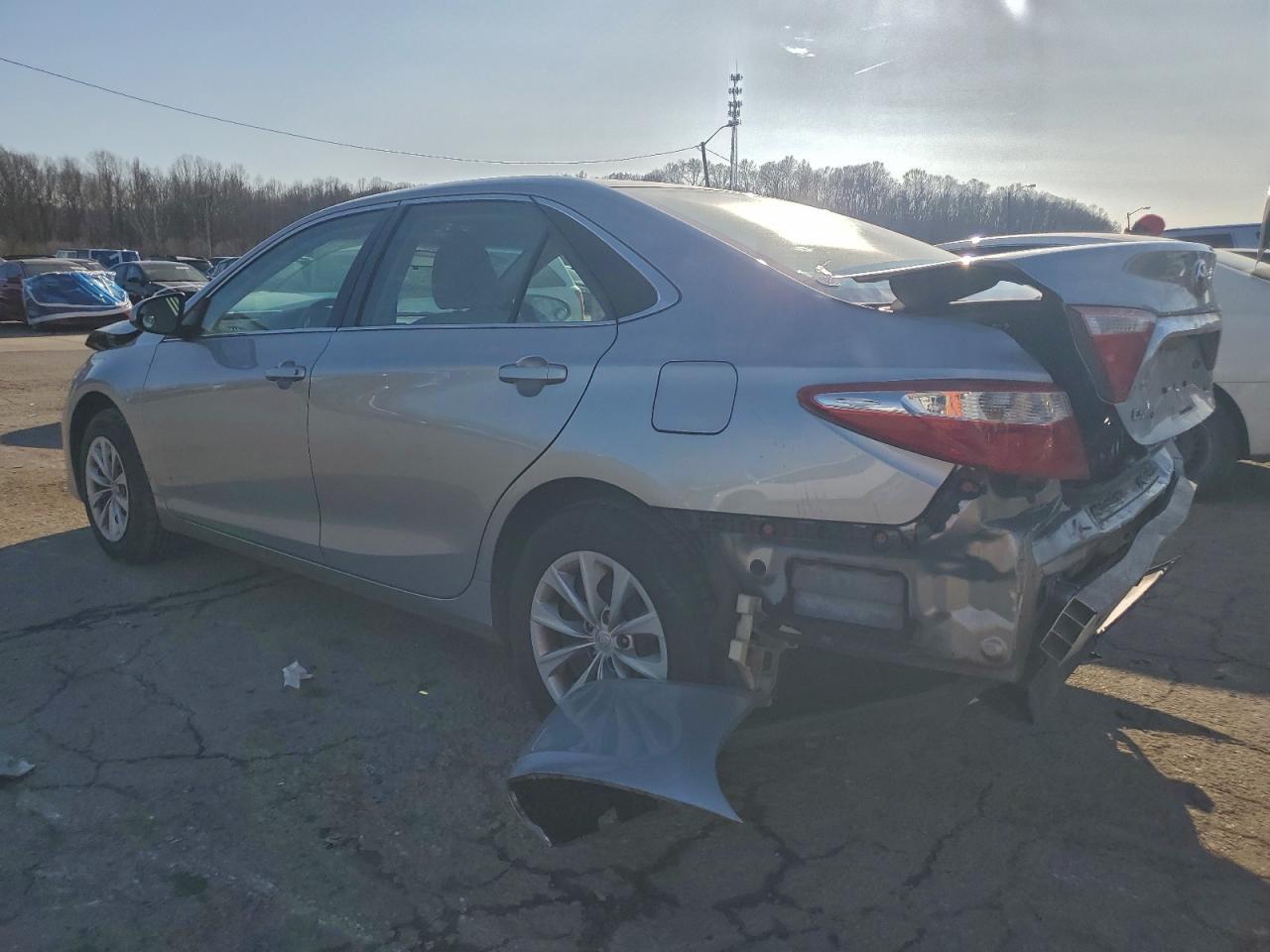 2016 TOYOTA CAMRY LE photo 4