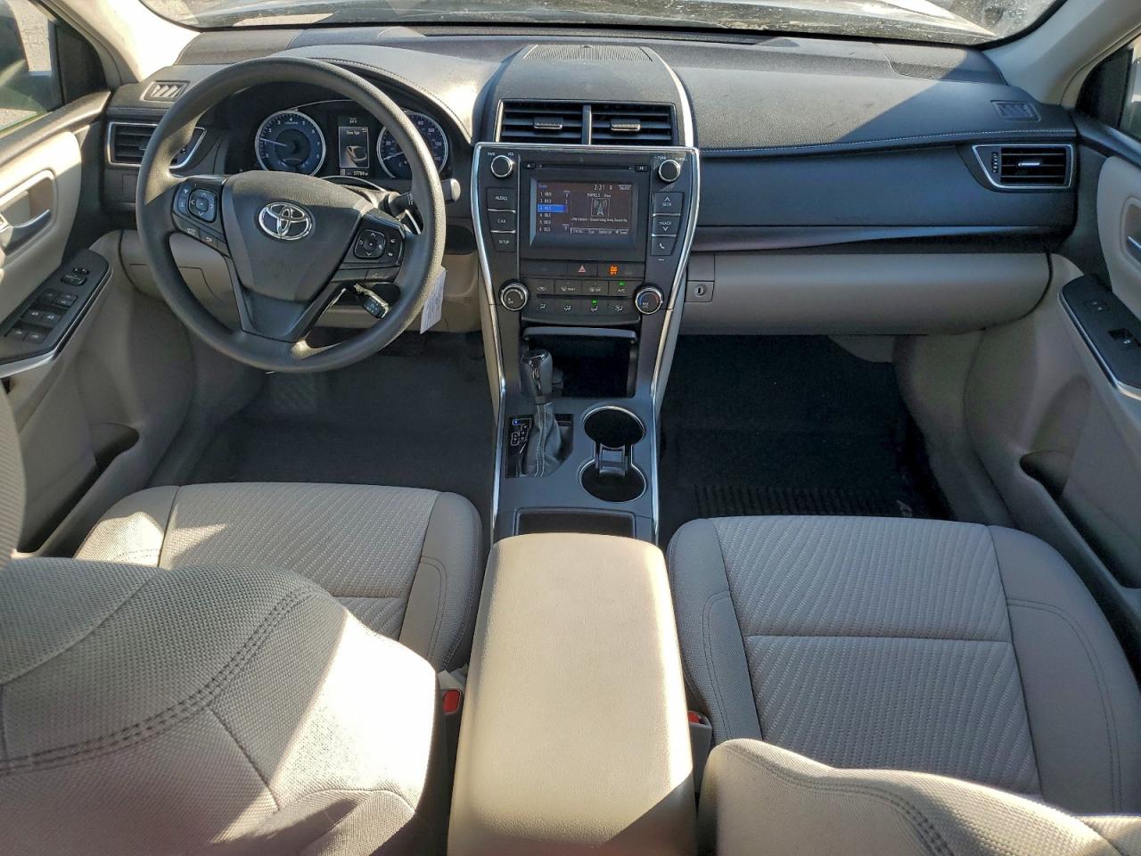 2016 TOYOTA CAMRY LE photo 22