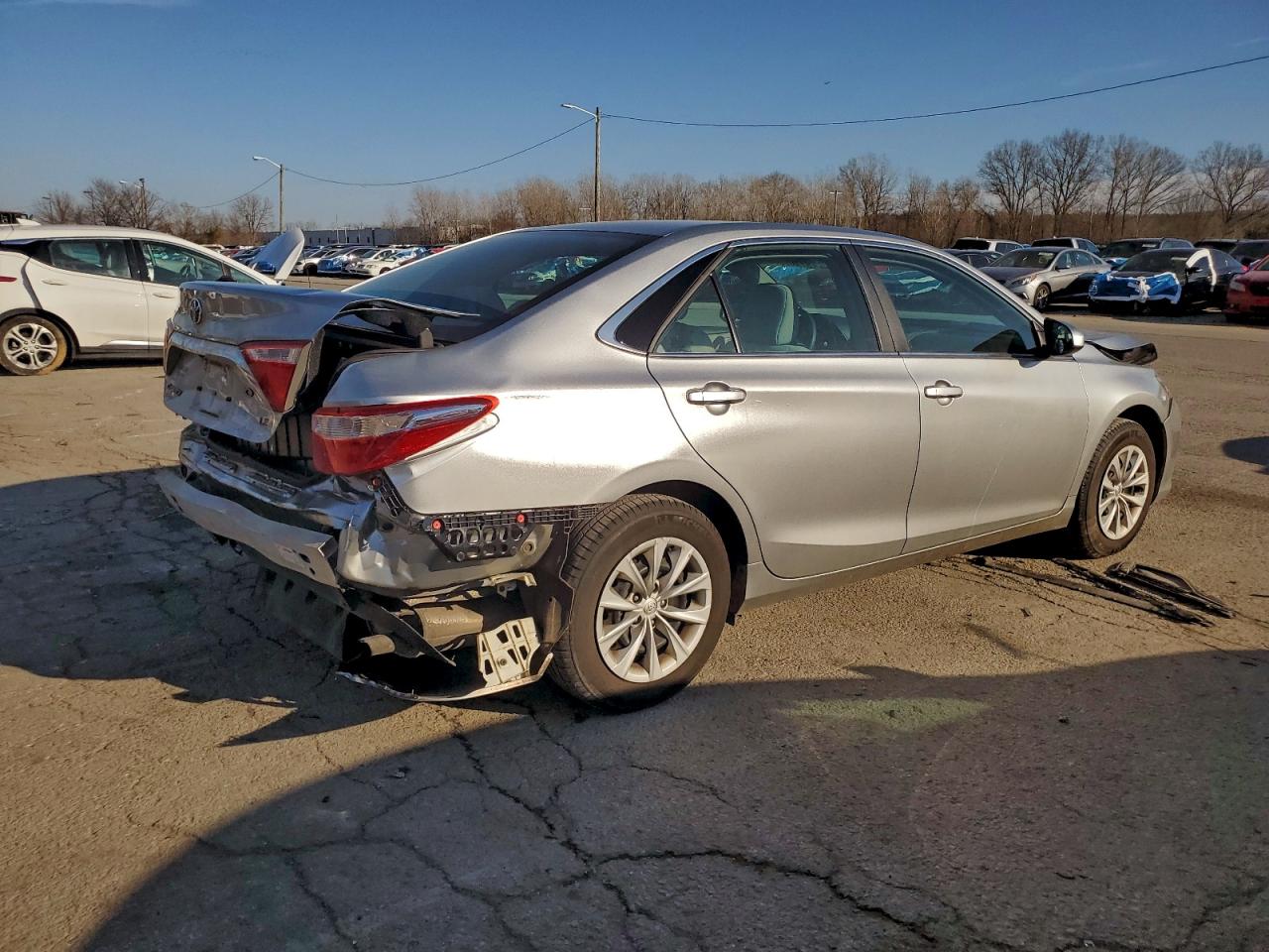 2016 TOYOTA CAMRY LE photo 7