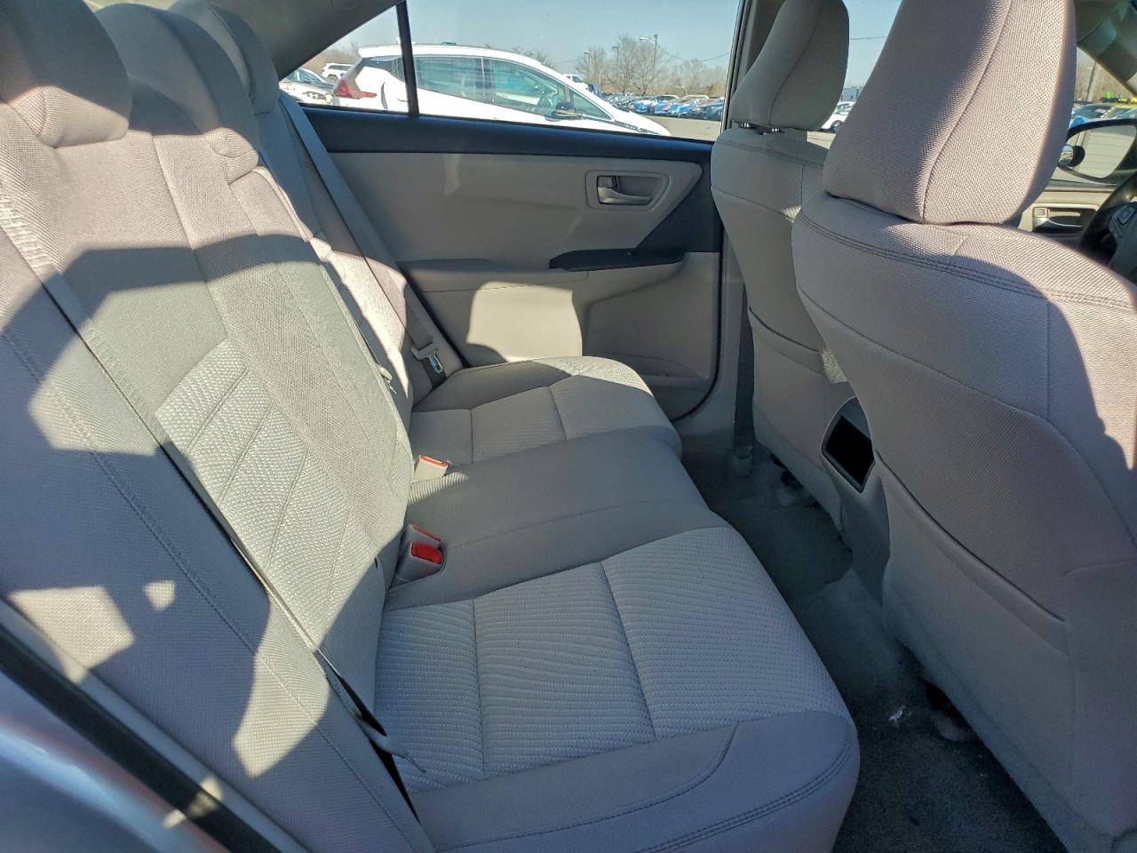 2016 TOYOTA CAMRY LE photo 28