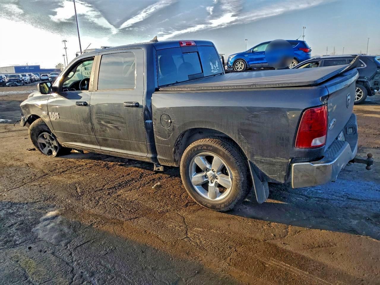 2019 RAM 1500 CLASSIC SLT photo 3