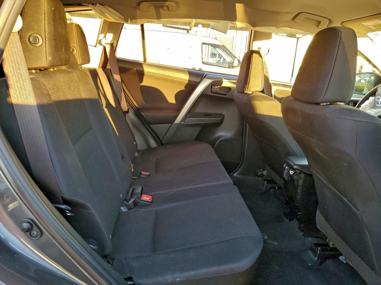 2015 TOYOTA RAV4 LE photo 31