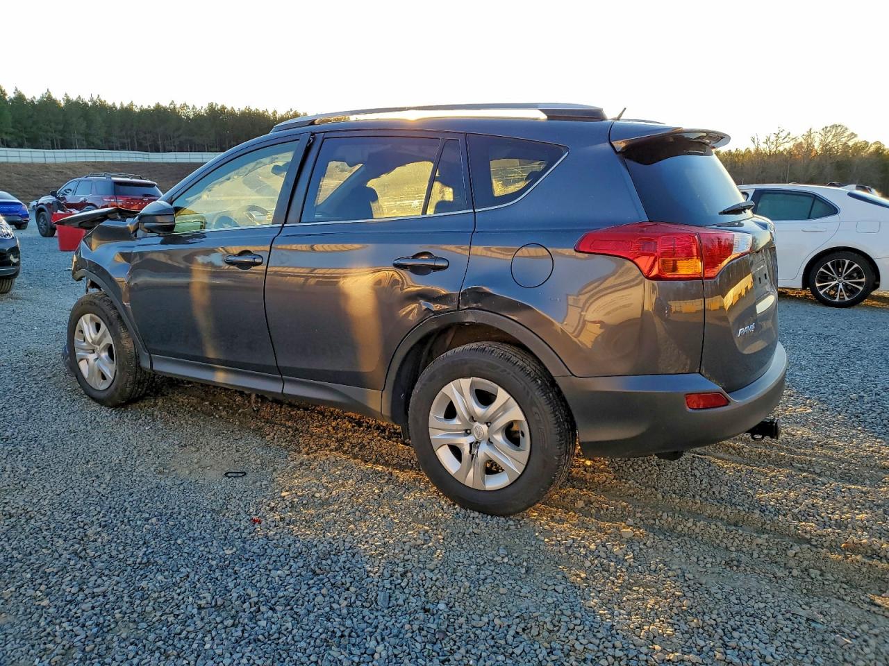 2015 TOYOTA RAV4 LE photo 4