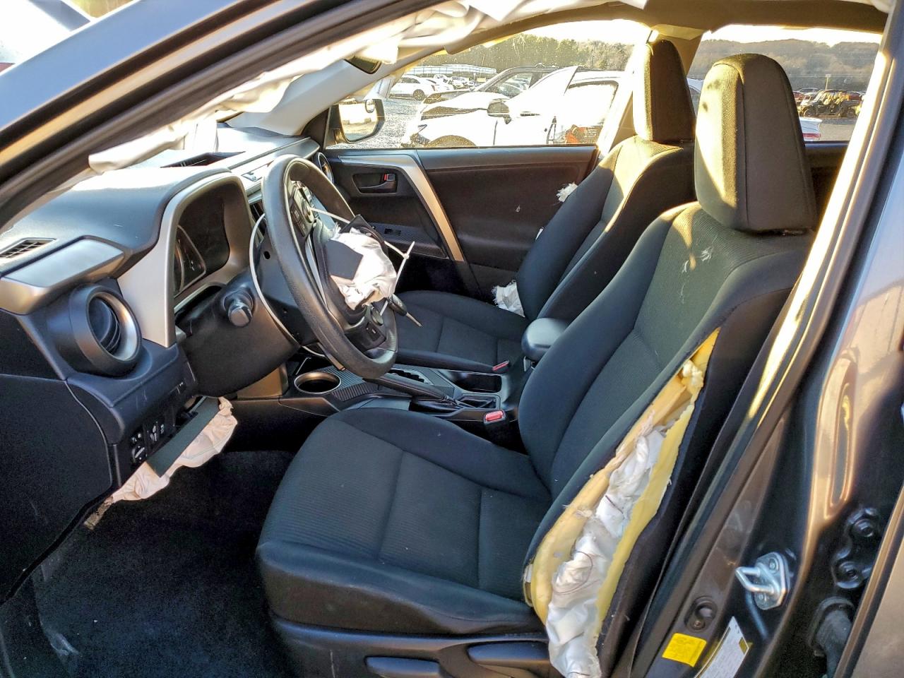 2015 TOYOTA RAV4 LE photo 19