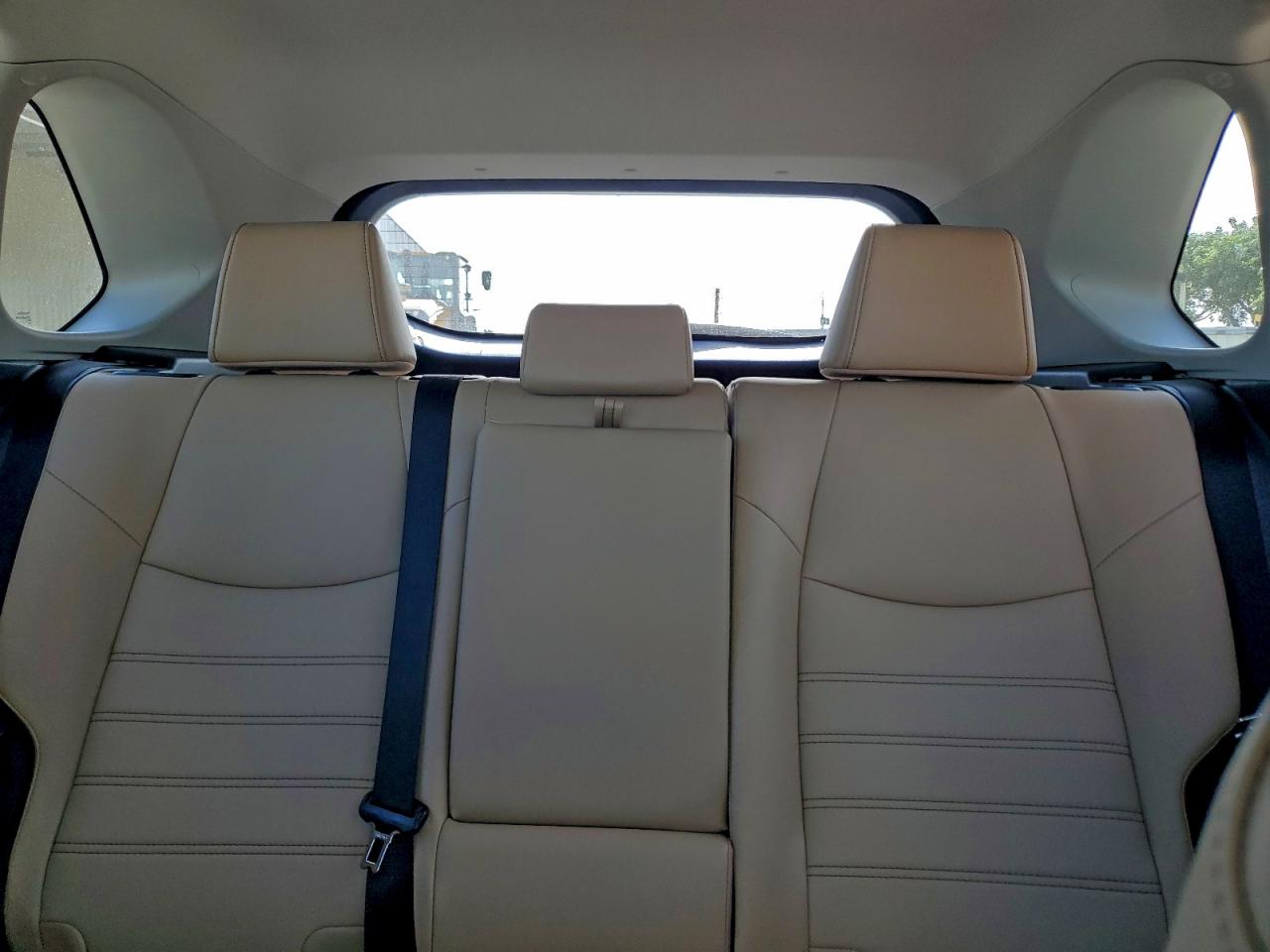 2025 TOYOTA RAV4 XLE PREMIUM photo 10