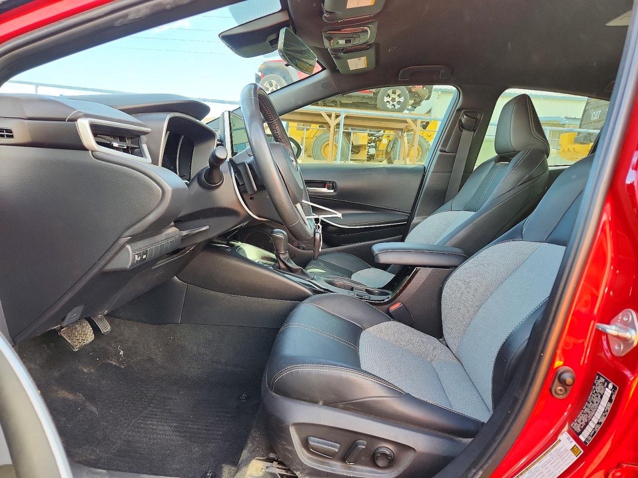2025 TOYOTA COROLLA XSE photo 13