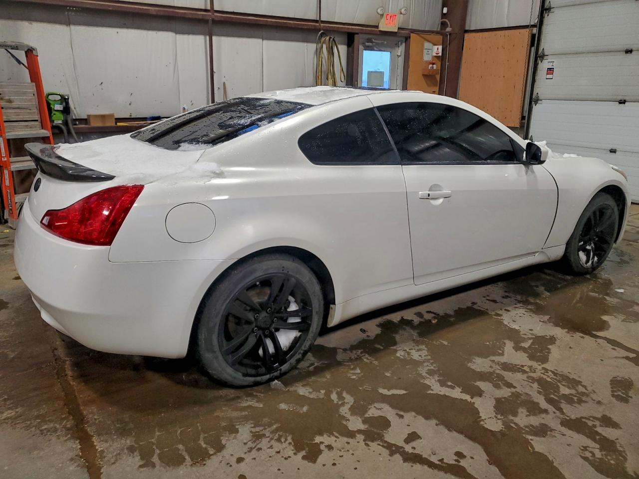 2009 INFINITI G37 photo 3