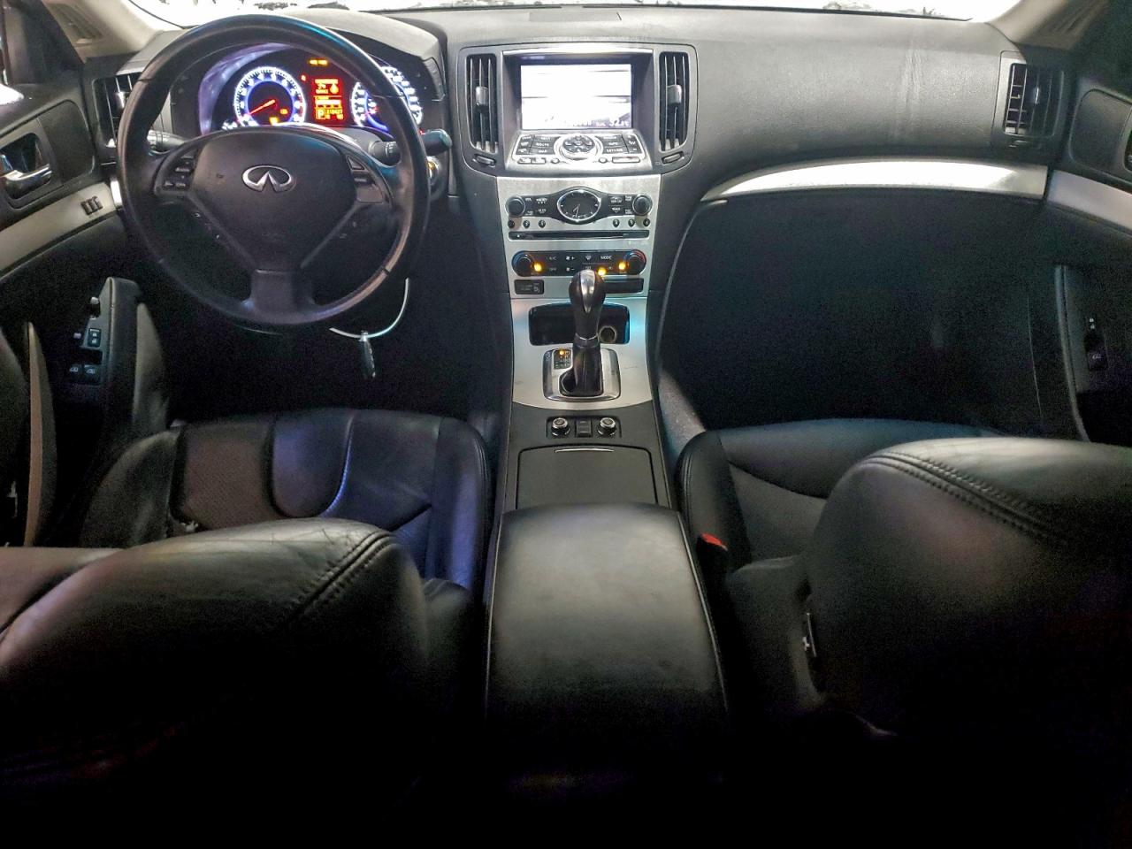 2009 INFINITI G37 photo 8