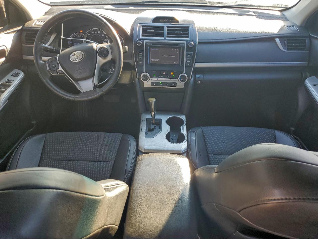 2014 TOYOTA CAMRY L photo 15