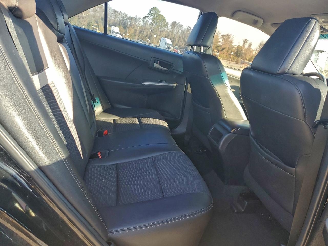 2014 TOYOTA CAMRY L photo 19