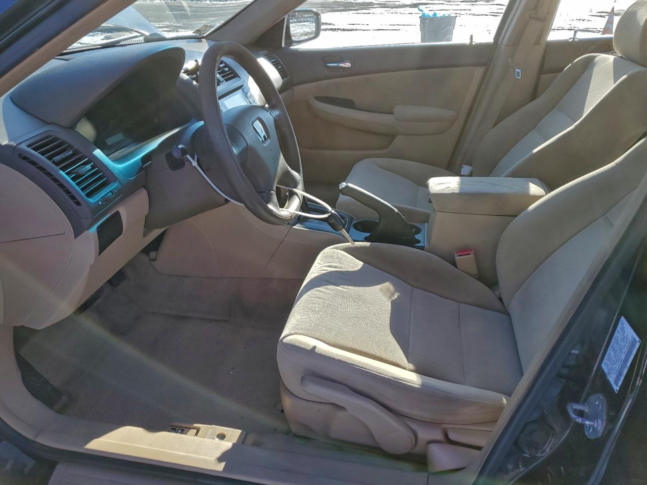 2005 HONDA ACCORD LX photo 13