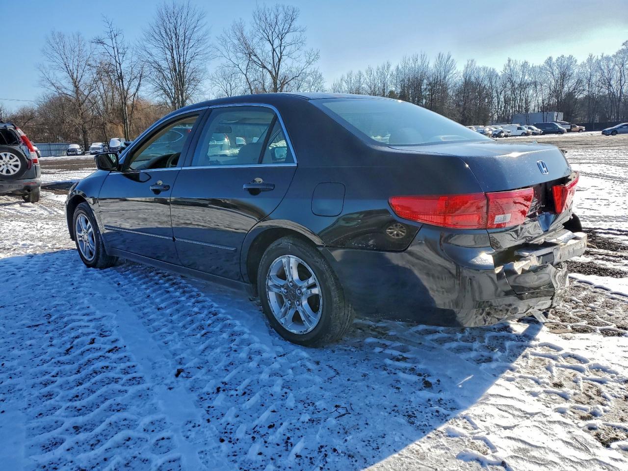 2005 HONDA ACCORD LX photo 3