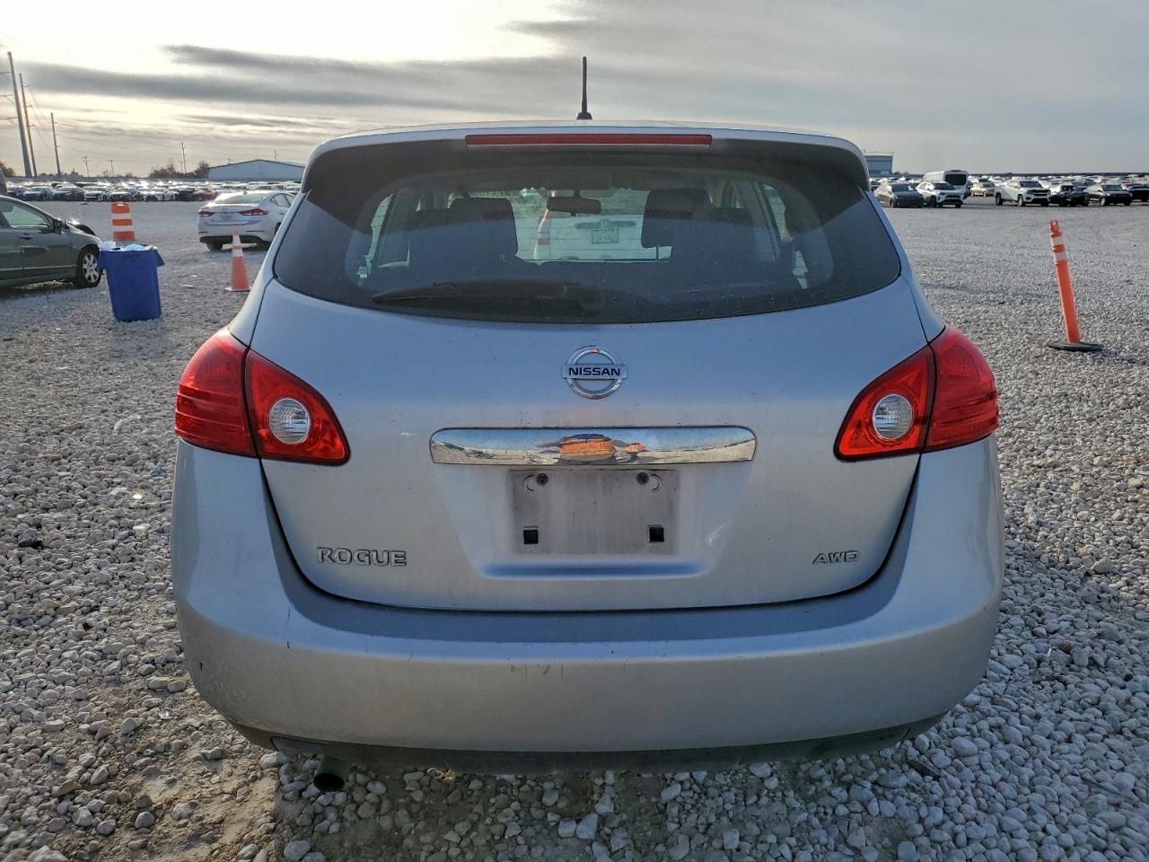 2011 NISSAN ROGUE S photo 11