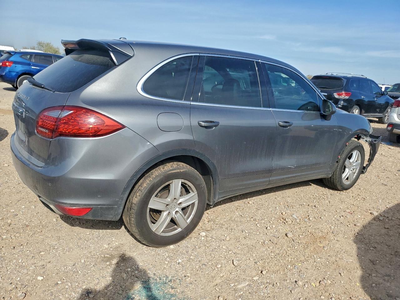 2011 PORSCHE CAYENNE photo 5