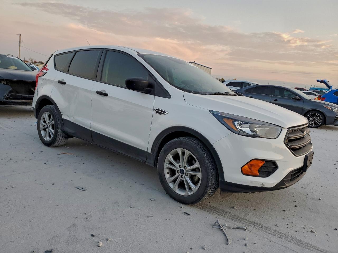 2019 FORD ESCAPE S photo 7
