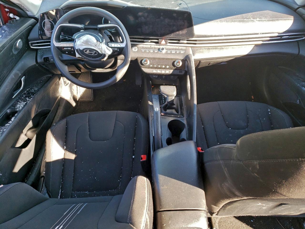 2024 HYUNDAI ELANTRA SEL photo 15