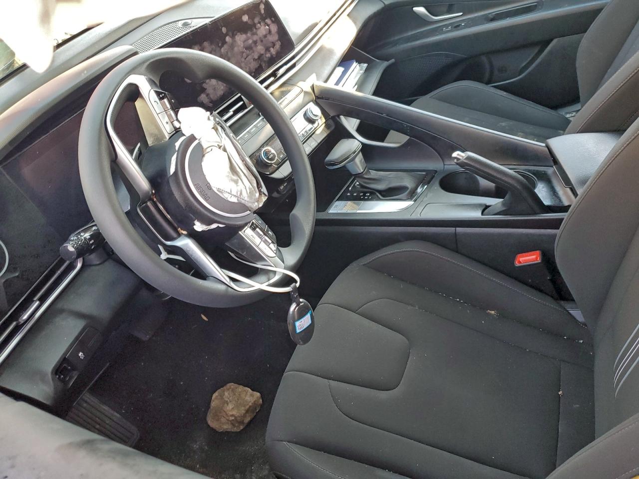 2024 HYUNDAI ELANTRA SEL photo 13