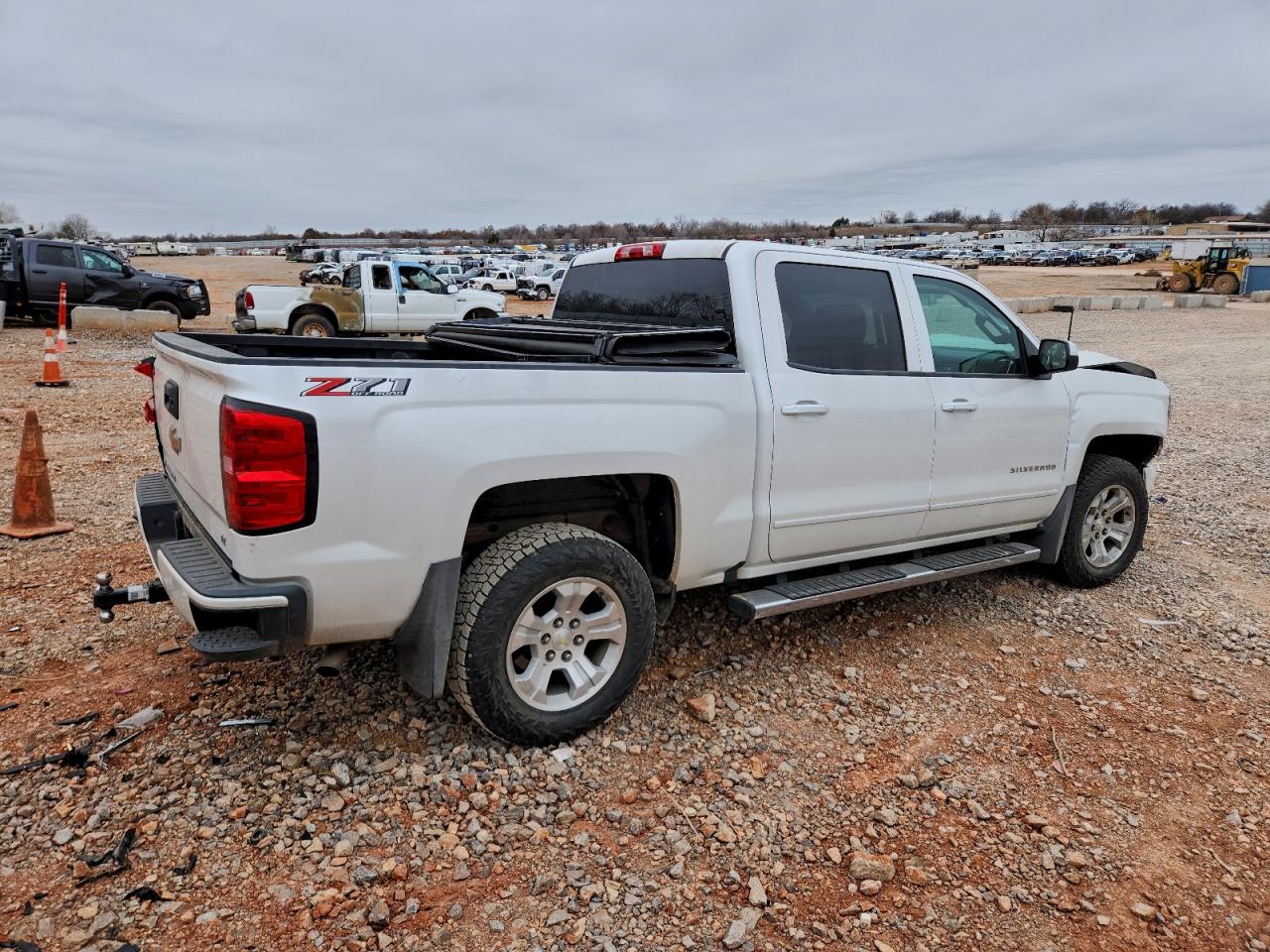 2018 CHEVROLET SILVERADO K1500 LT photo 5
