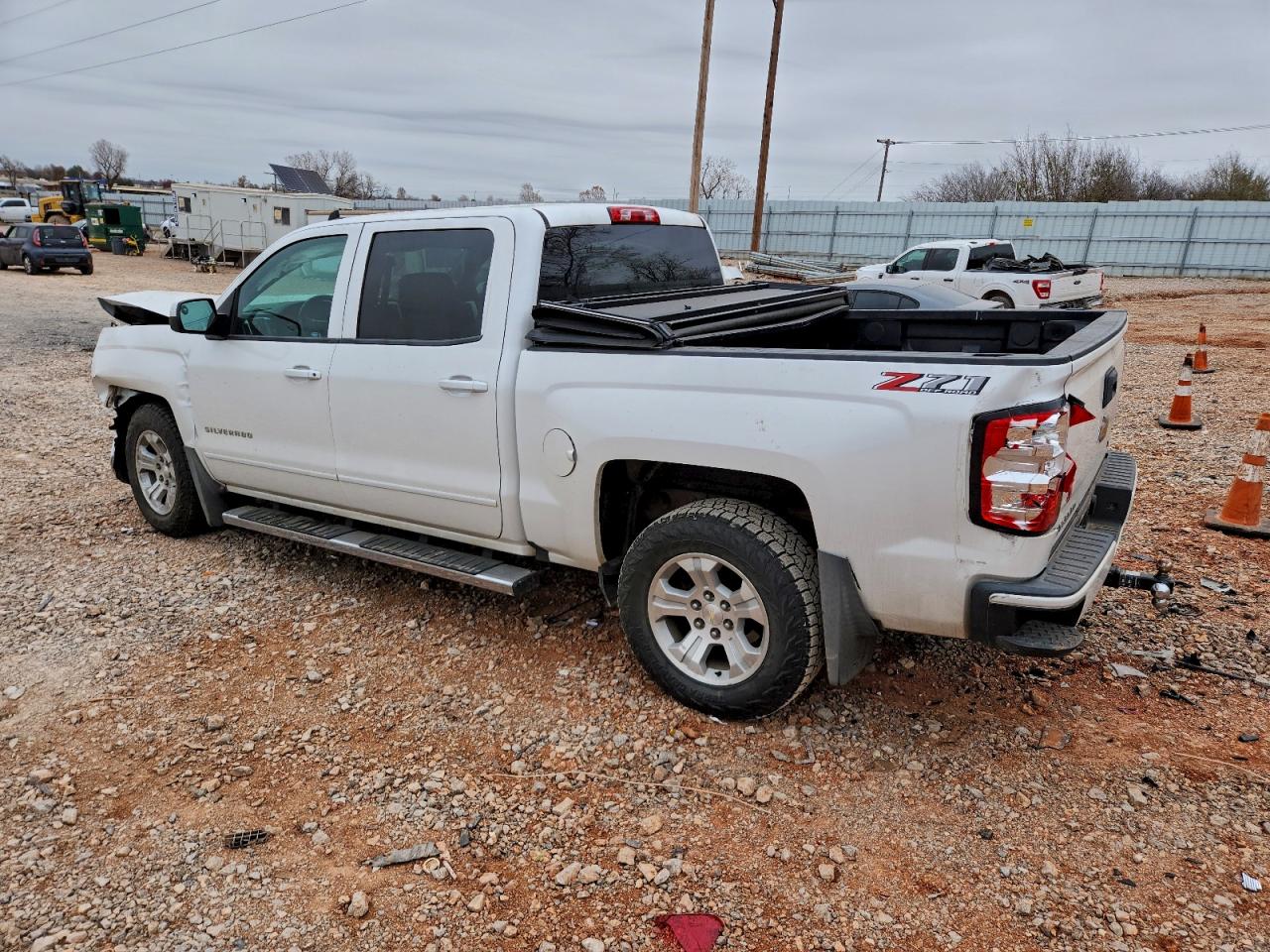 2018 CHEVROLET SILVERADO K1500 LT photo 3